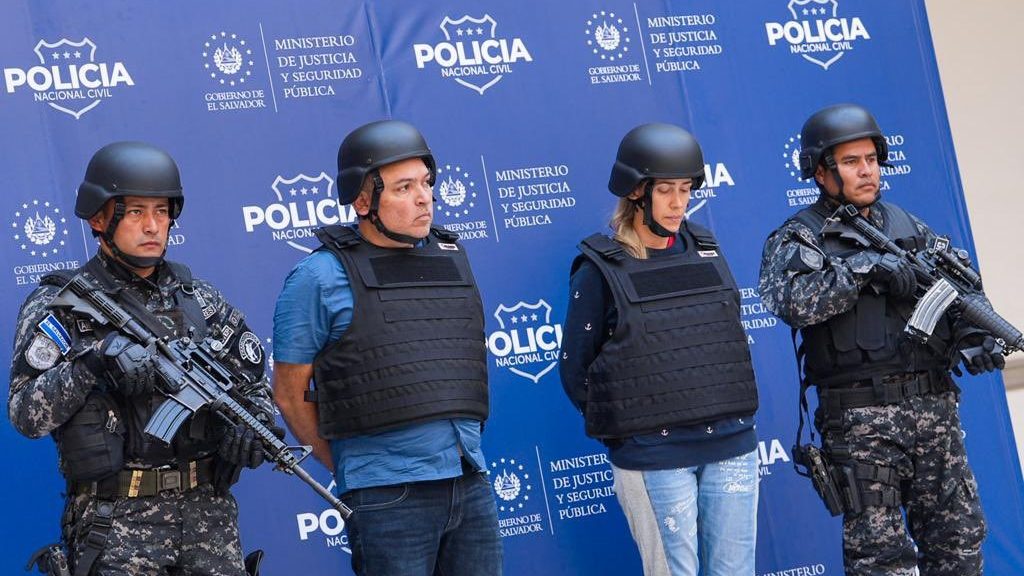 Interpol Captura En El Salvador A Mujer Buscada Por El Crimen De