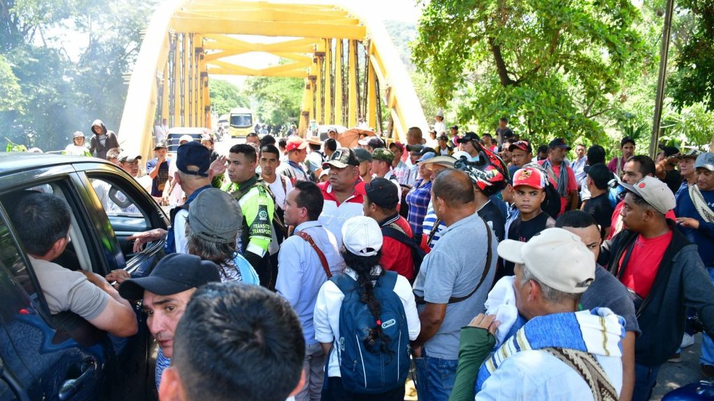 Continúan los bloqueos en la Troncal de Oriente Santa Marta Al Día