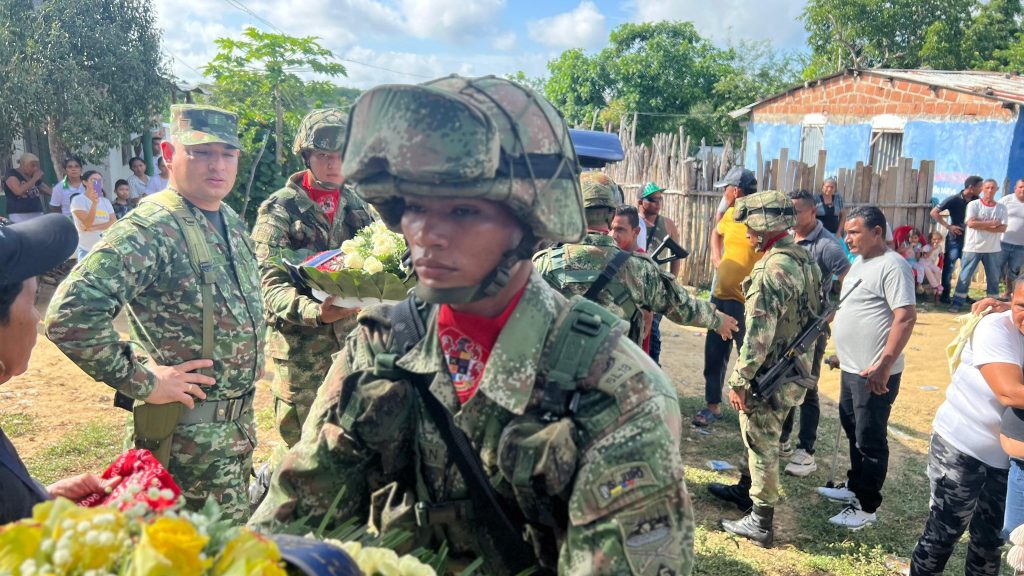 Plato Despide Con Honores A Soldado Asesinado En Campo Minado Santa