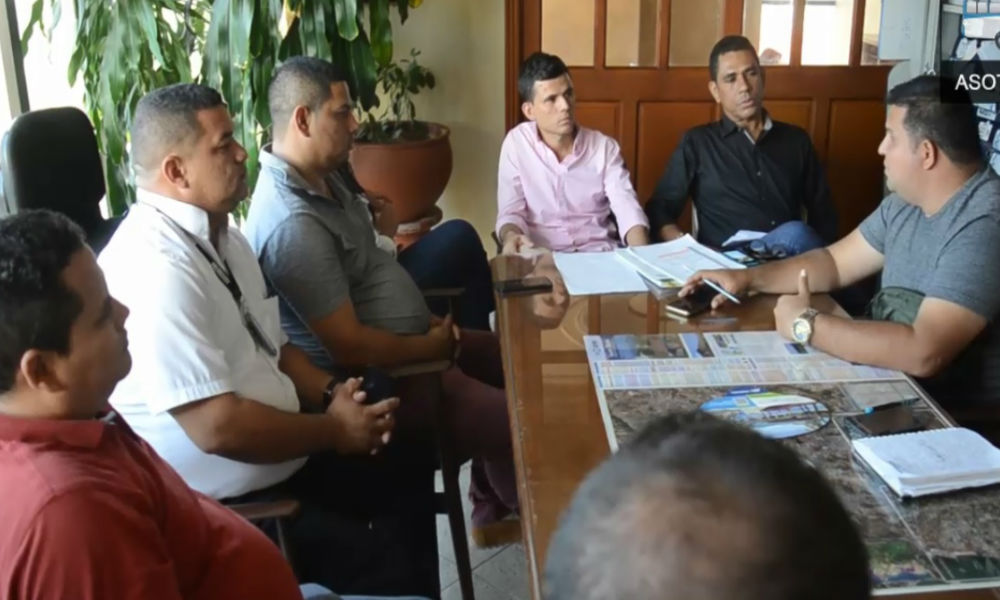 Reunión de propietarios de buses de Santa Marta.