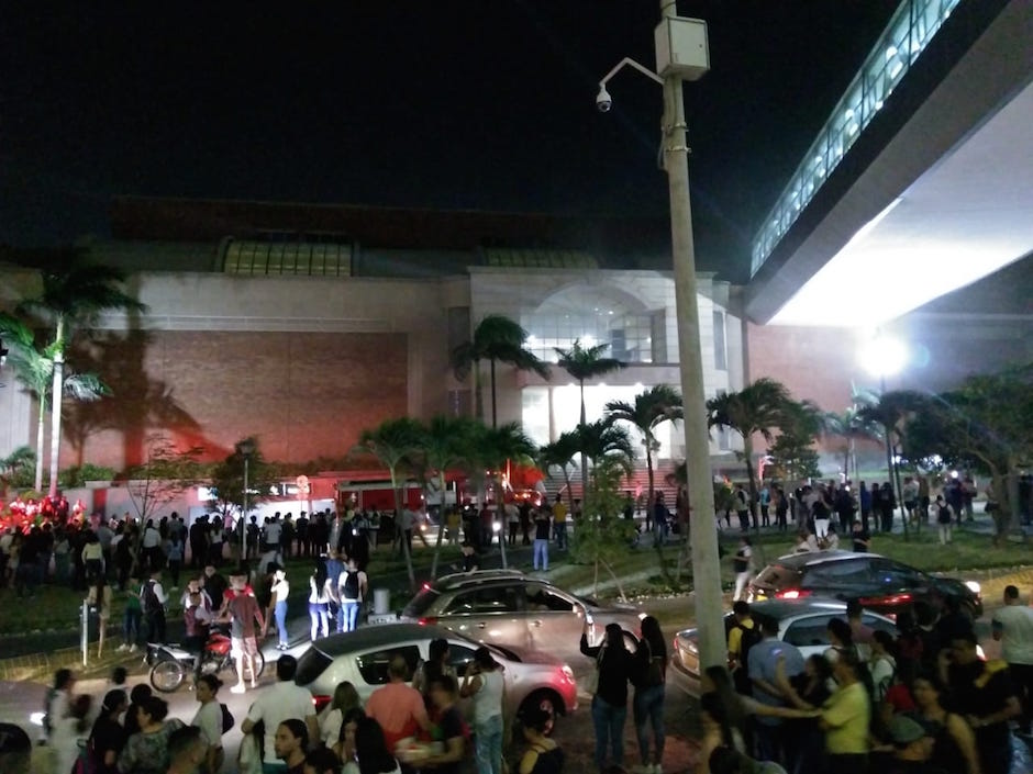 Se incendió nuevamente el centro comercial Buenavista en Barranquilla.