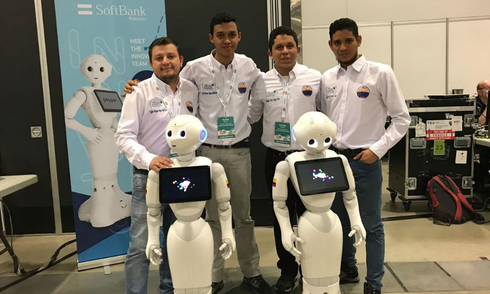 La participación de Colombia se efectuó en la categoría Robocup@home, en la que se buscaba resaltar el desarrollo de capacidades de Inteligencia Artificial que tengan una aplicabilidad doméstica en el futur.