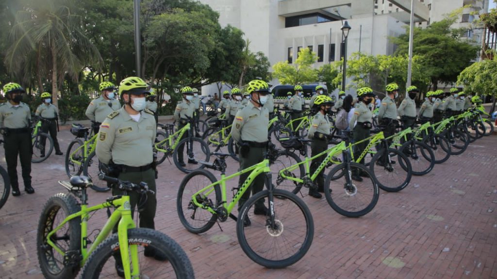 Con patrulleros en bicicletas y drone refuerzan seguridad en zonas ...