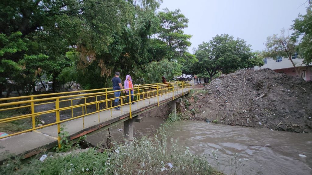 Una vivienda colapsada y 8 barrios inundados por la lluvia de este jueves  | Noticias de Buenaventura, Colombia y el Mundo