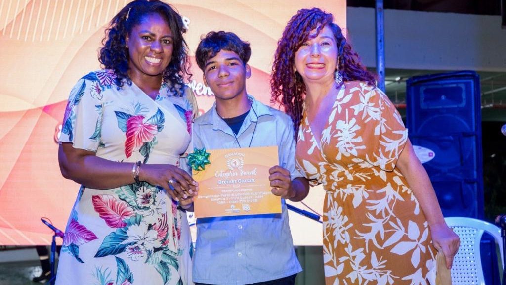 Ganadores del Tercer Concurso Distrital de Cuento recibieron ...