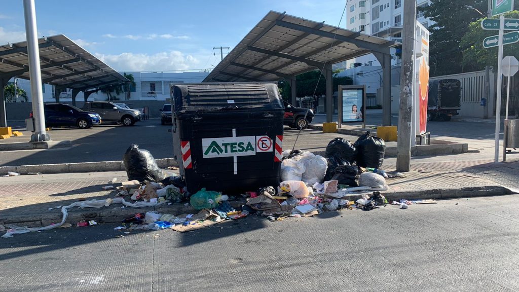 Calles de Santa Marta continúan inundadas de basura: ni los sectores ...